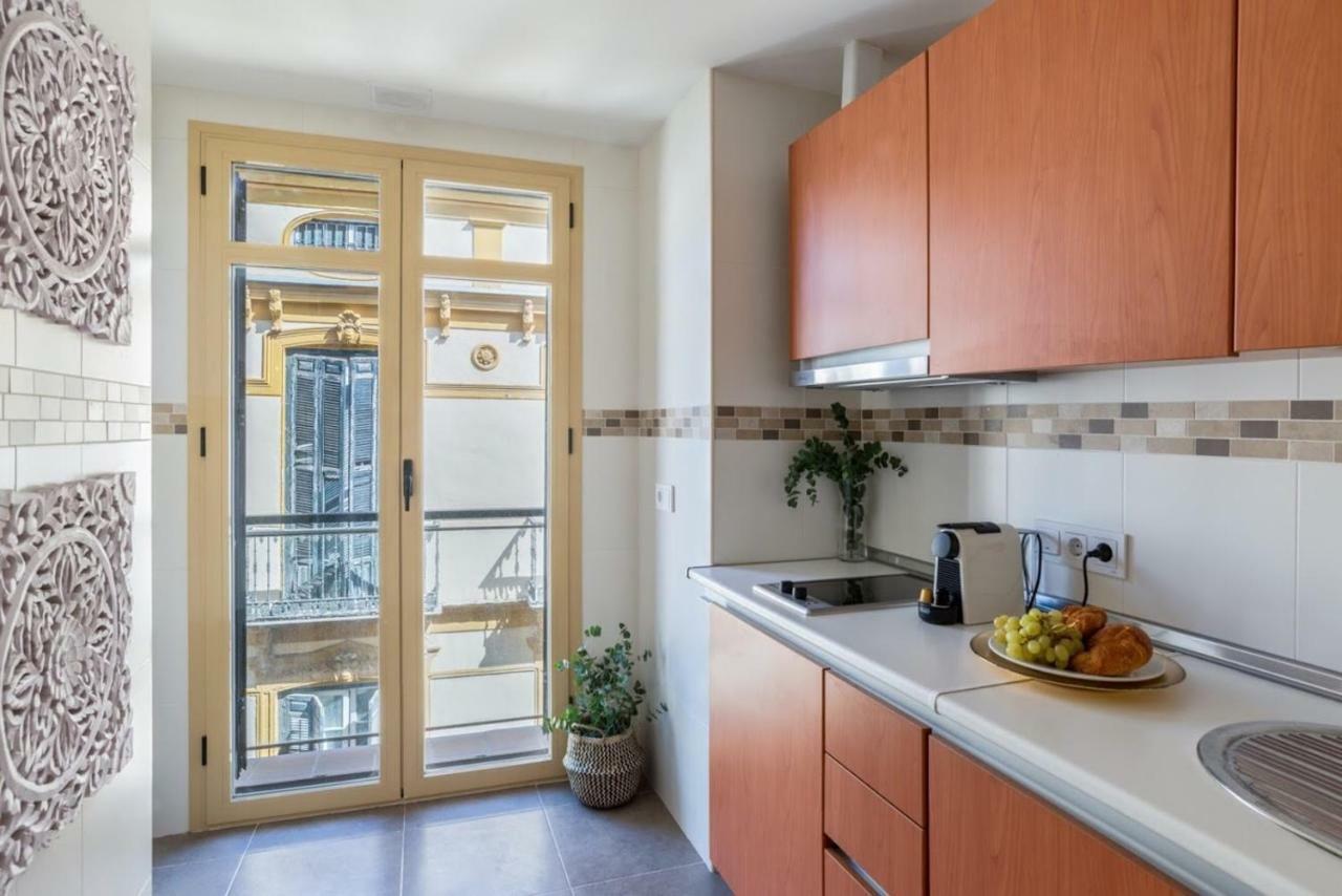 Renthas Constitucion Li Apartament *